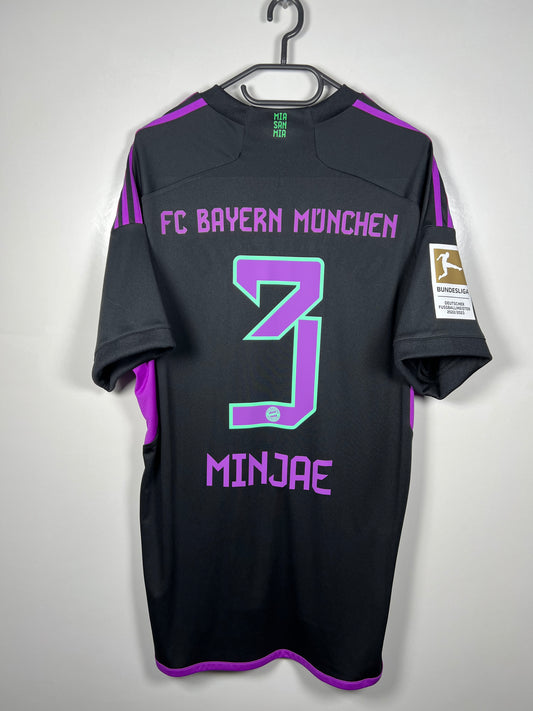 FC Bayern München 2023-2024 uit Minjae XL