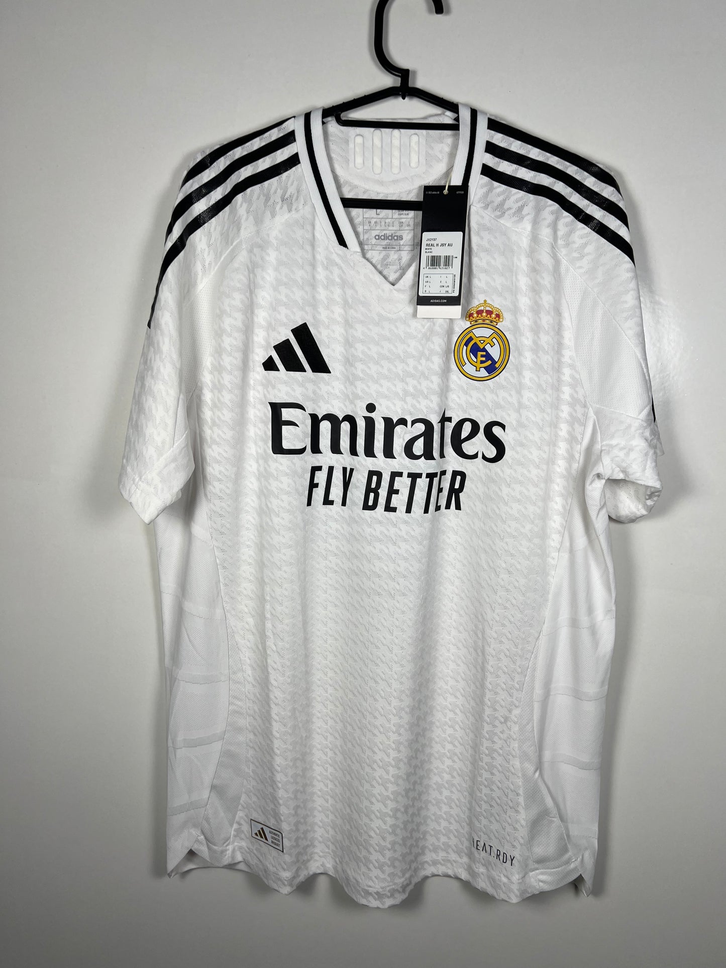 Real Madrid 2024-2025 thuis spelersversie, Nieuw met kaartje