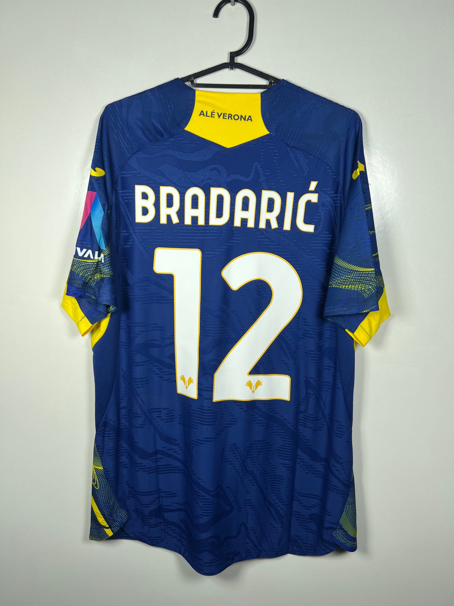 Hellas Verona 2025-2026 thuis Bradaric XL