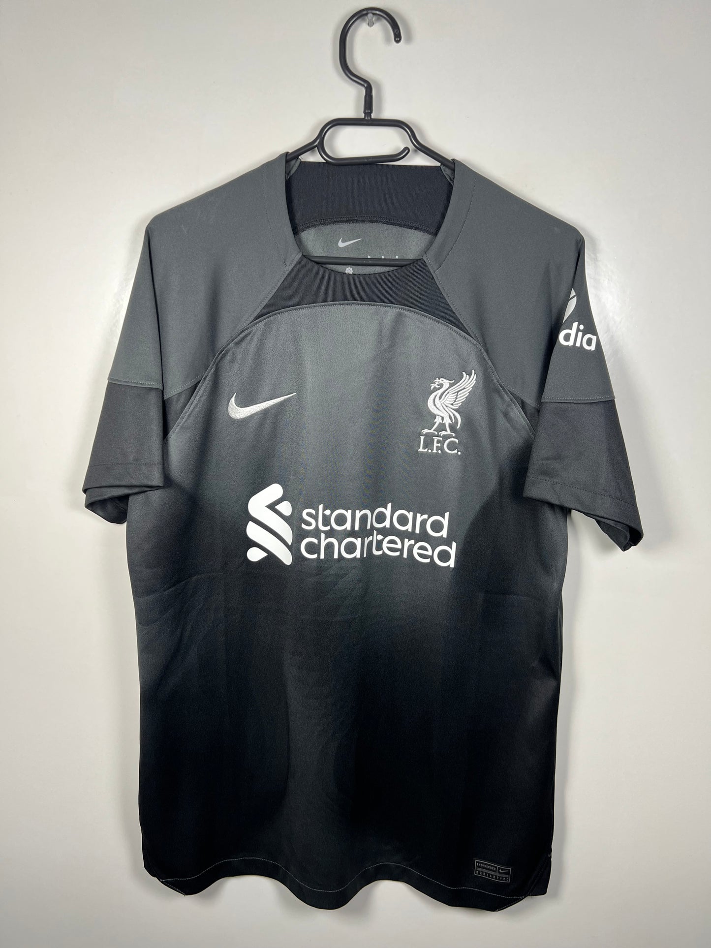 Liverpool 2022-2023 keepershirt Becker M