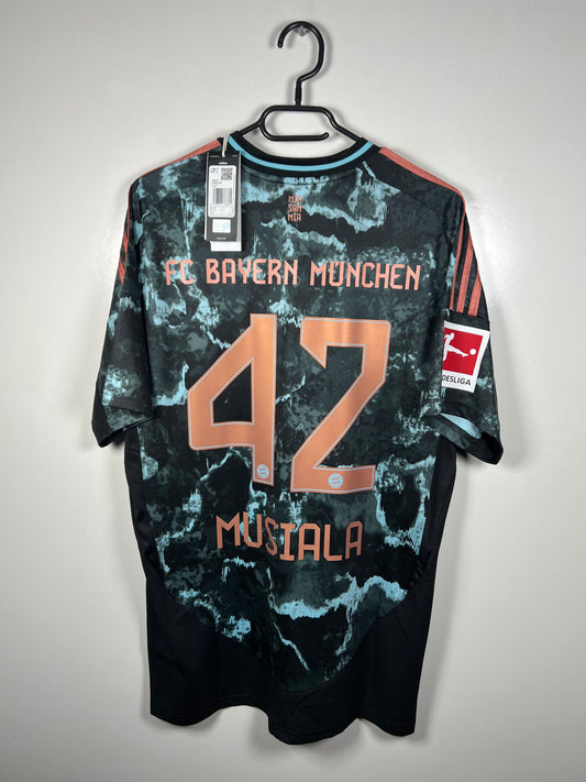 Bayern München 2024-2025 uit Musiala L