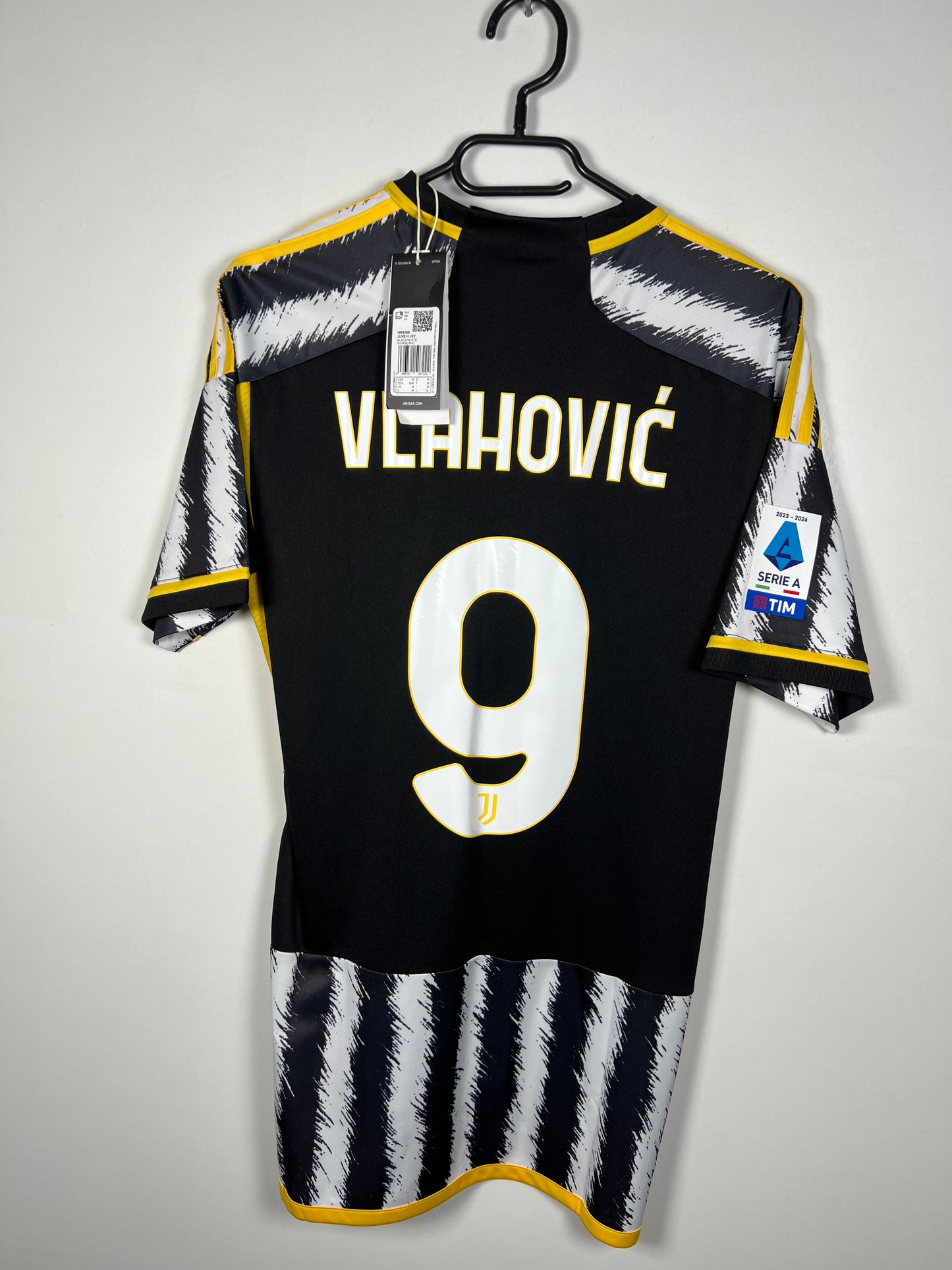 Juventus 2023-2024 thuis Vlahovic, Nieuw met kaartje