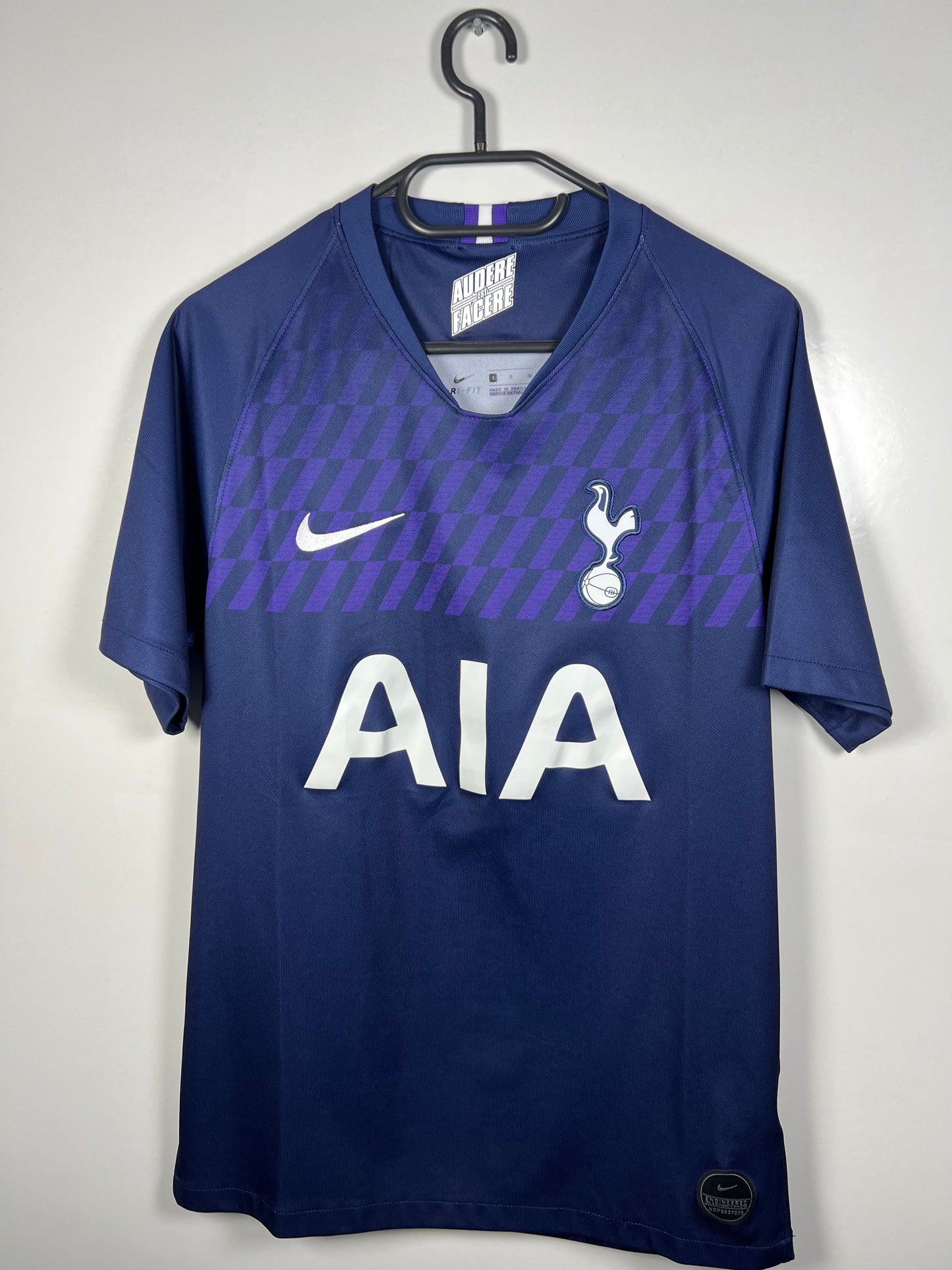 Tottenham Hotspur 2019-2020 uit Son S