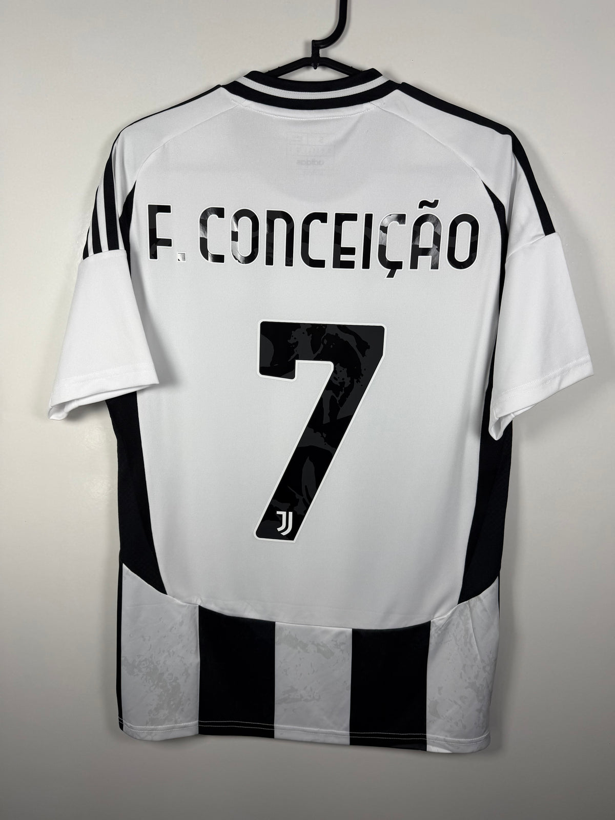 Juventus 2024-2025 thuis Conceicao S