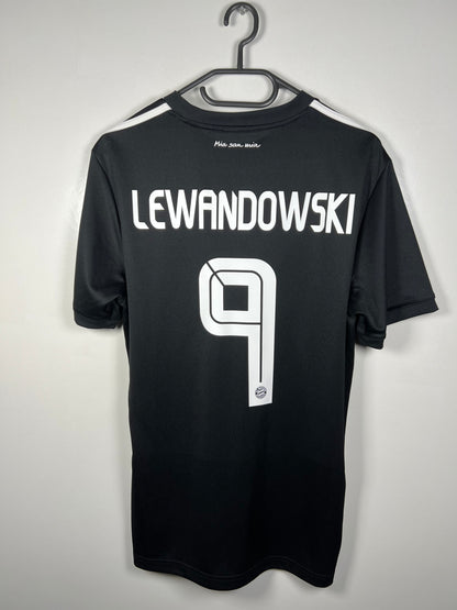 Bayern München 20-21 3e Lewandoski M