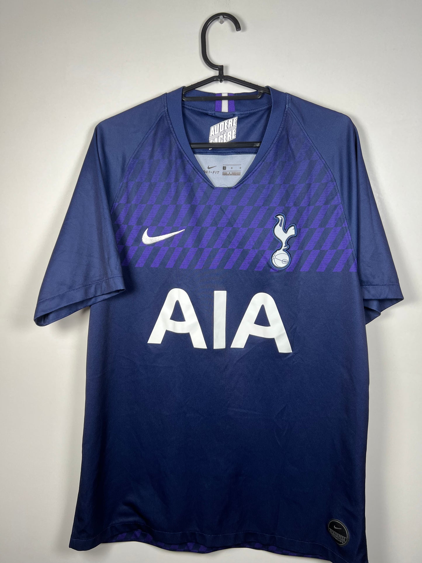 Tottenham Hotspur 2019-2020 uit Son L