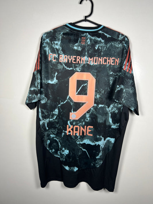 Bayern München 2024-2025 uit Harry Kane, Nieuw met kaartje