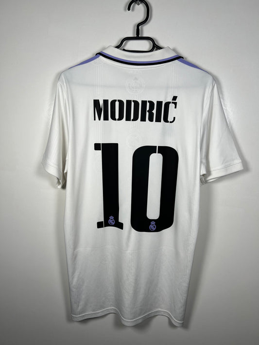 Real Madrid 2022-2023 thuis Modric M