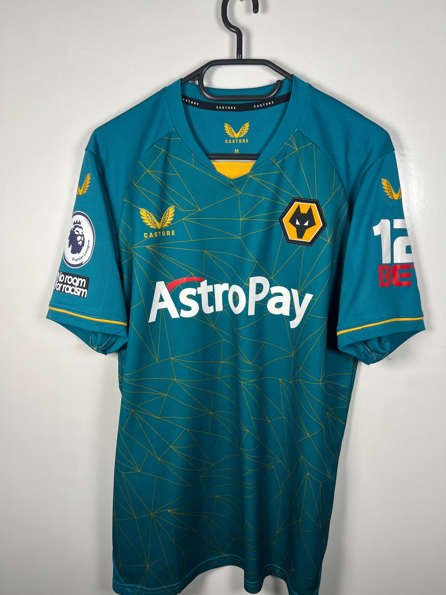 Wolves 2022-2023 uit Raul M