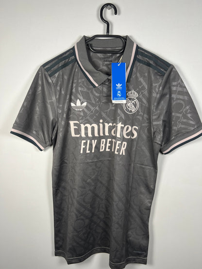 Real Madrid 2024-2025 3e Arda Guler XS