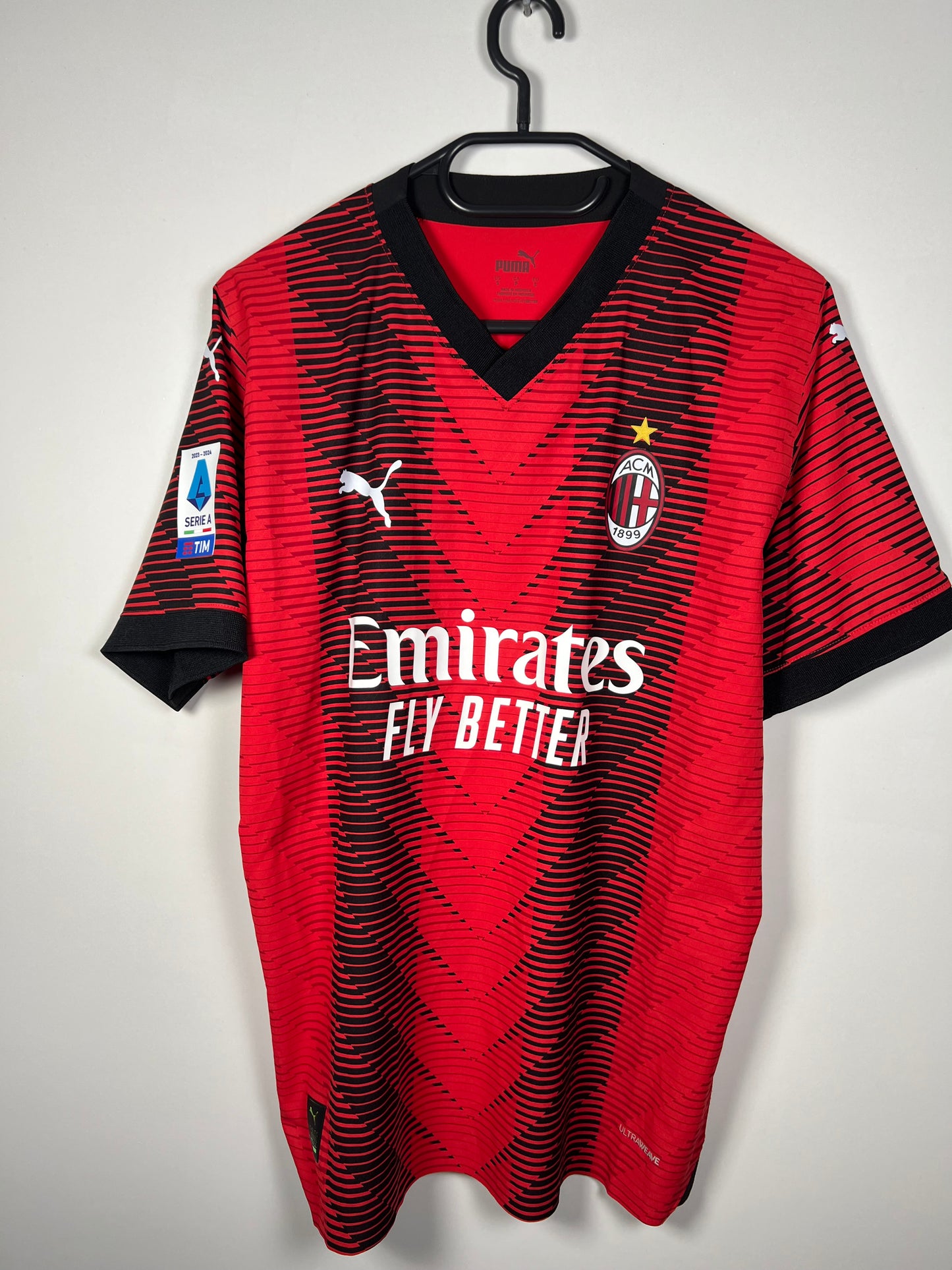 AC Milan 2023-2024 thuis Theo Hernandez Spelerversie S