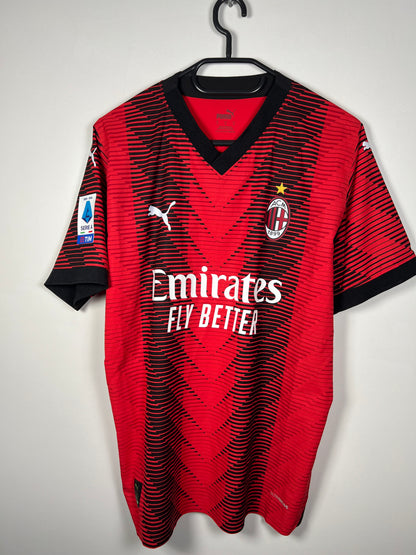 AC Milan 2023-2024 thuis Theo Hernandez Spelerversie S