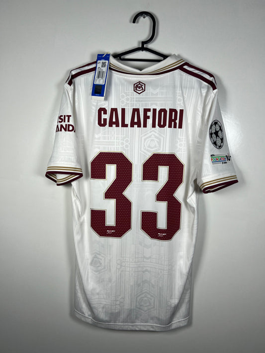 Arsenal 2025-2026 3e Calafiori, Nieuw met kaartje