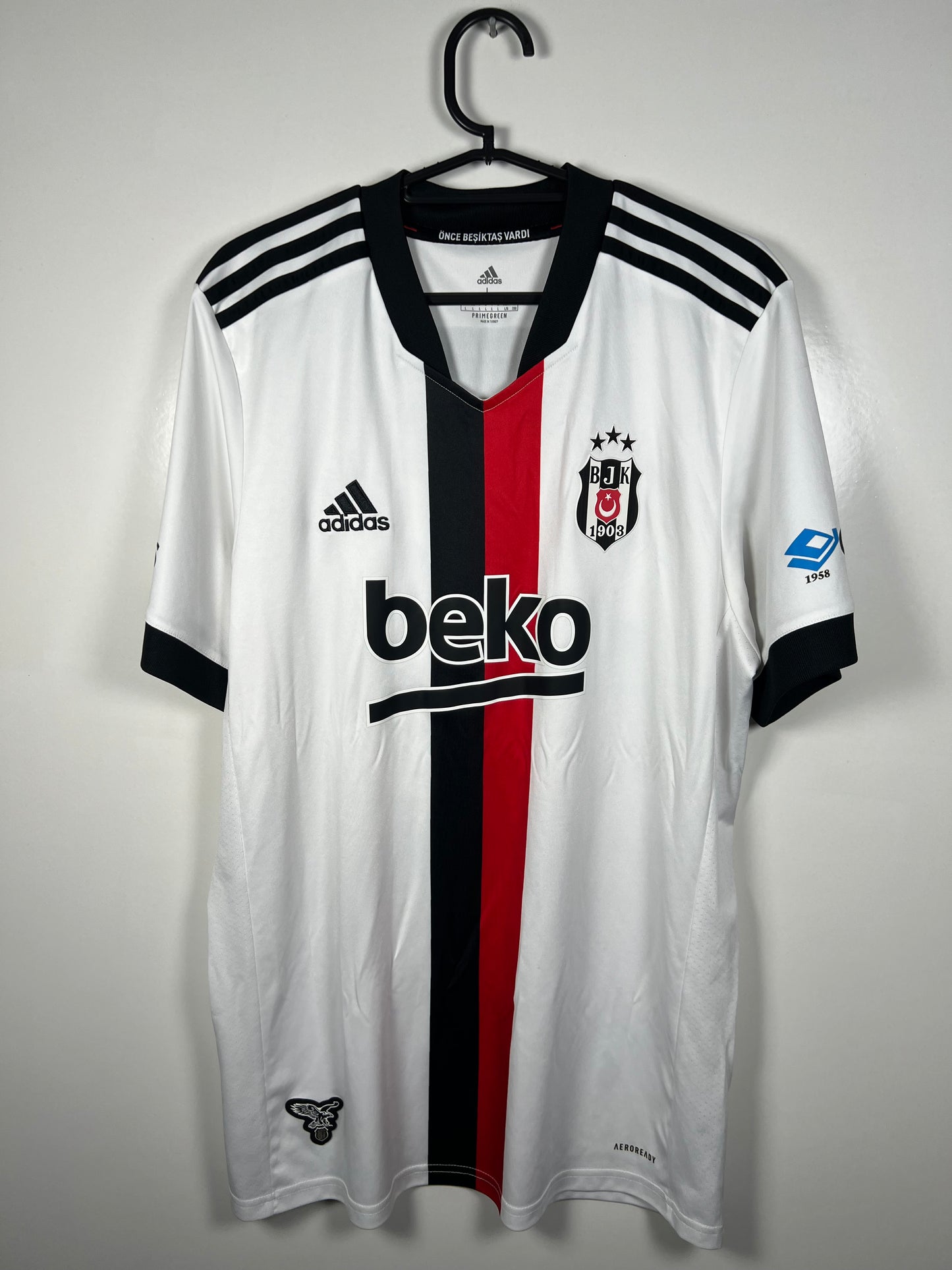 Besiktas 2021-2022 thuis Arslan L