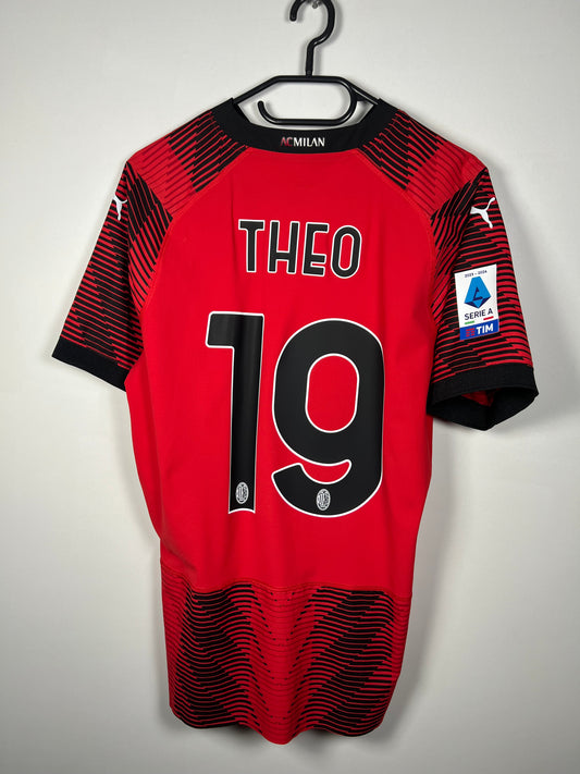 AC Milan 2023-2024 thuis Theo Hernandez Spelerversie S